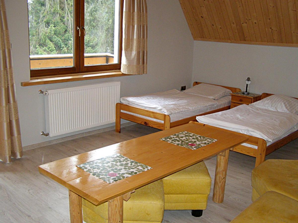 Dom Goscinny Na Skolach Gliczarow Exterior photo