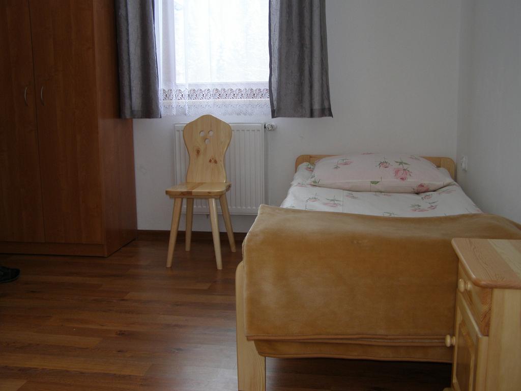 Dom Goscinny Na Skolach Gliczarow Room photo